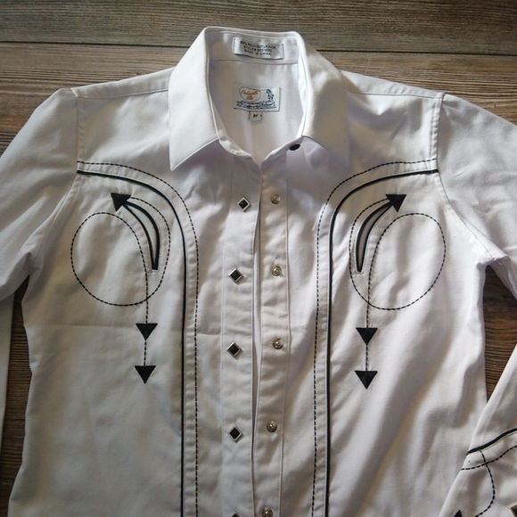 Western Rodeo Boho Embroidered Long Sleeve Button Down Front Blouse Top - Picture 3 of 11